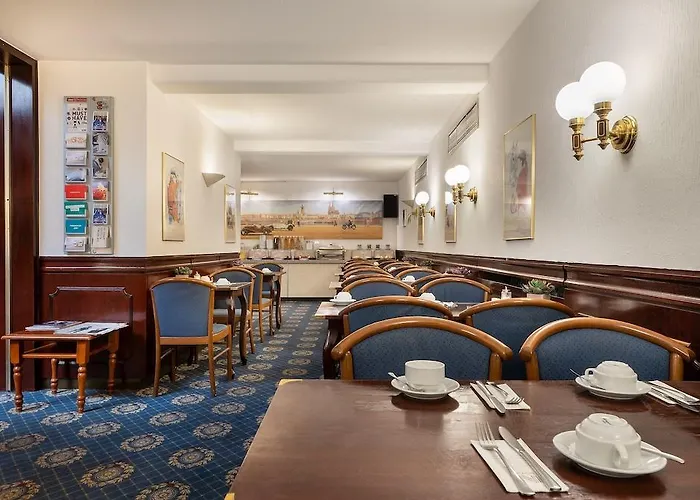 Leonet Hotel