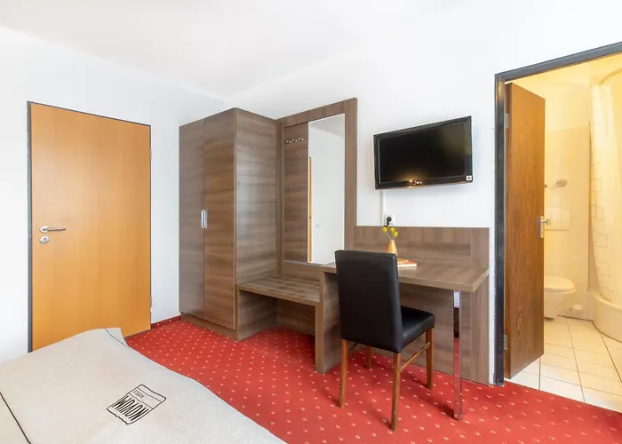 Leonet Hotel 3*
