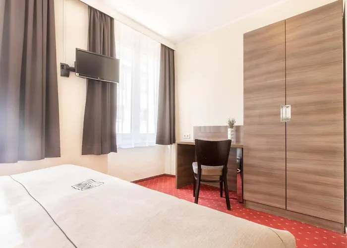 Leonet 3* Colonia