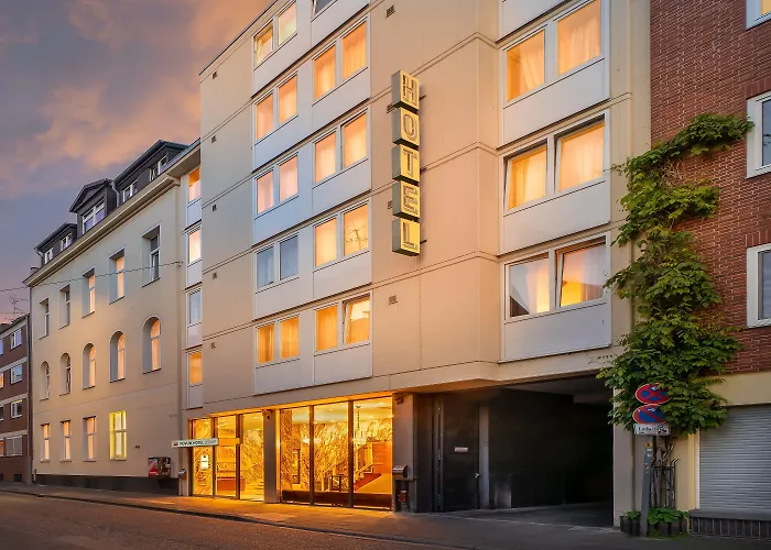 Leonet Hotel