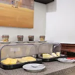 Leonet Hotel