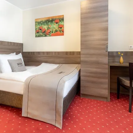 Hotel Novum Leonet Altstadt 3*