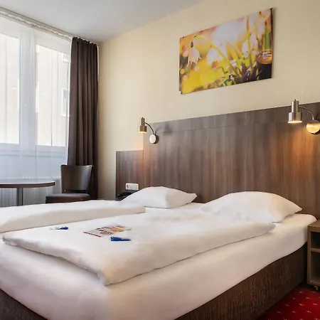Hotel Novum Leonet Altstadt 3*