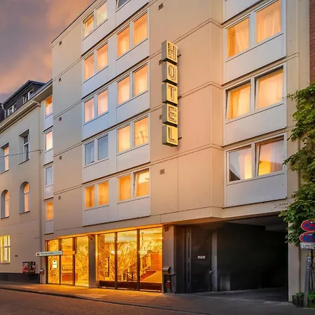 Hotel Novum Leonet Altstadt 3*