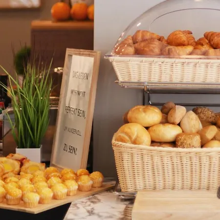 Novum Leonet Altstadt Hotel 3*
