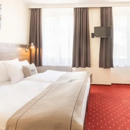 Leonet Hotel Kolonia