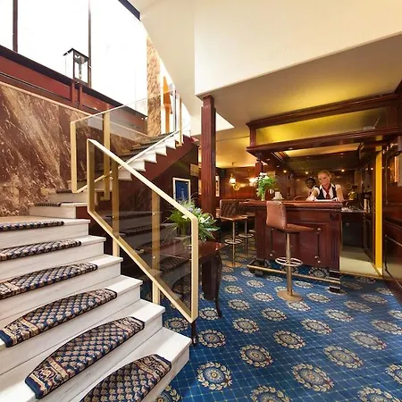 Novum Leonet Altstadt Hotel 3*