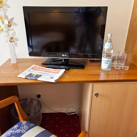 Hotel Novum Leonet Altstadt 3*
