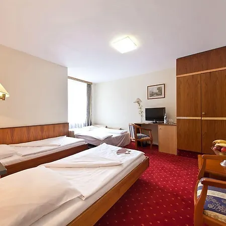 Leonet Hotel Kolonia